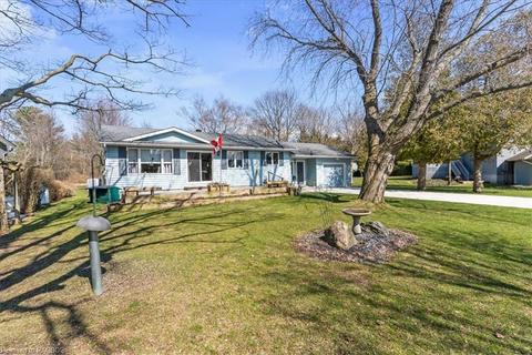 150 Bell Dr Dr, Huron Kinloss, ON, N0G2R0 | Card Image